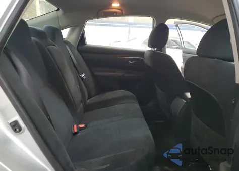 2015 Nissan Altima 2.5 z USA, uszkodzony, nr VIN 1N4AL3AP8FC439761